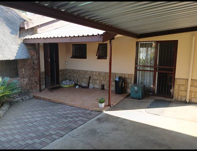 3 BEDROOM HOUSE FOR SALE IN GEELHOUTPARK